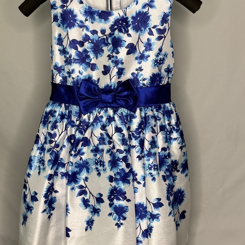 Gorgeous Royal Blue And White Floral Formal Dress size 5 - Picture 3 of 9